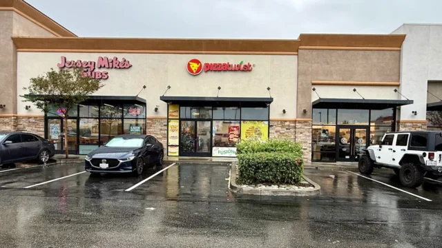 pizza twist rialto/caliclicks.com